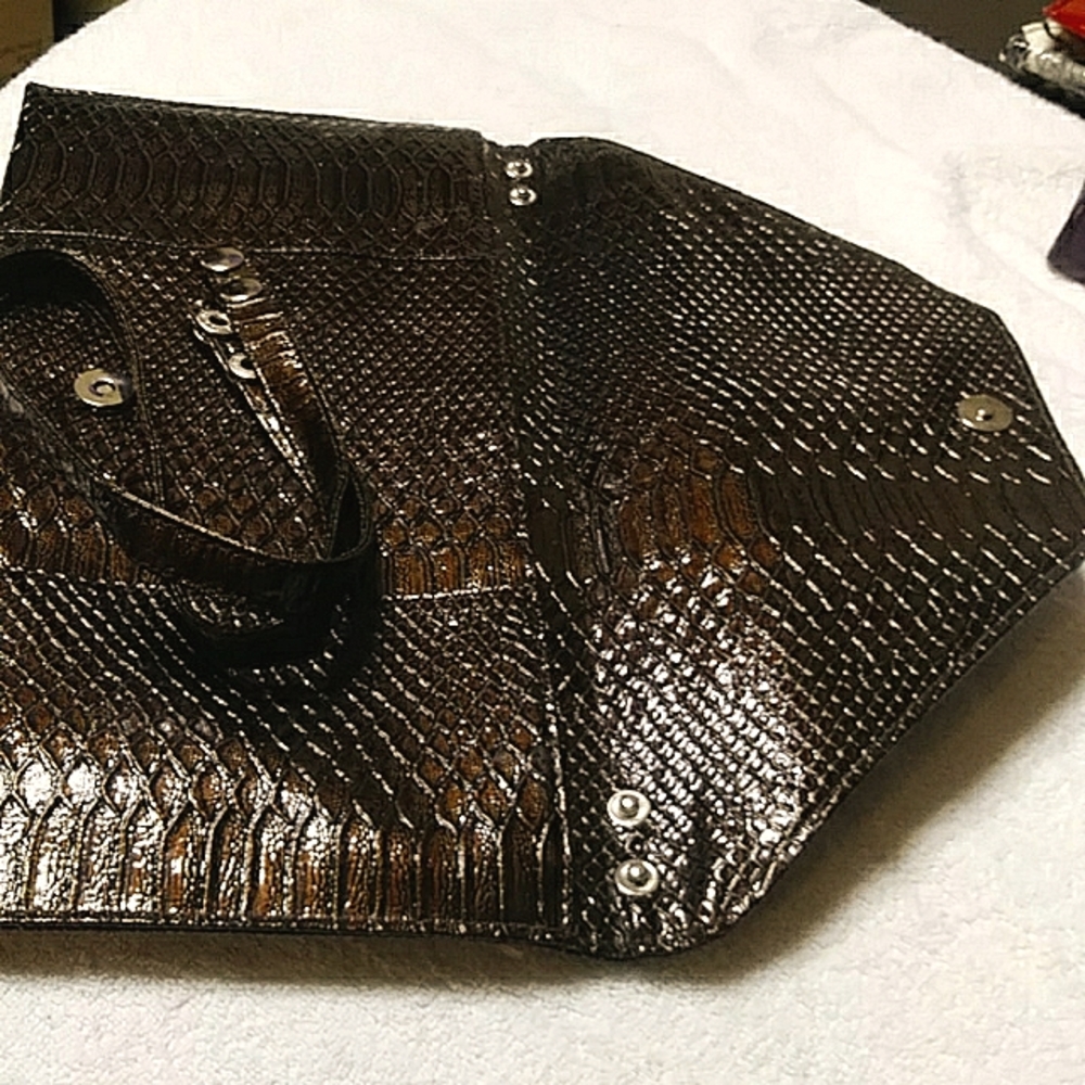 Snake Skin Pattern Envelope Clutch - Picture 3 of 4